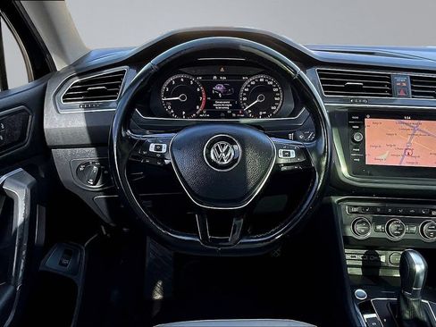 Used 2019 Volkswagen Tiguan SEL FWD image 9