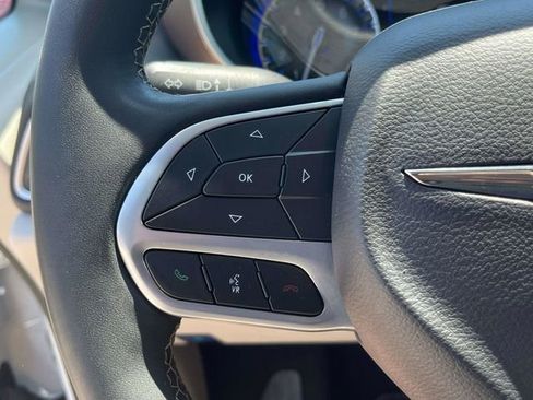 Used 2023 Chrysler Voyager LX FWD image 36