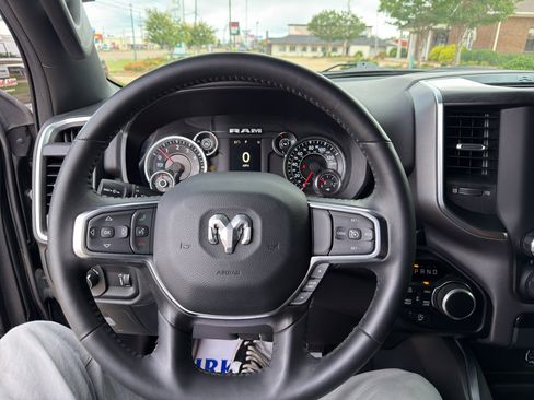 Used 2024 RAM 1500 Big Horn AWD/4WD image 17