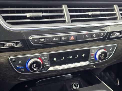 Used 2017 Audi Q7 3.0T Prestige w/ Prestige Package AWD/4WD image 39
