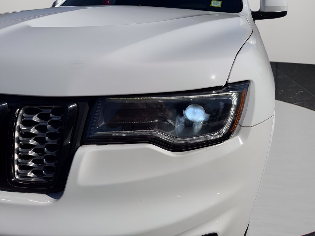 Used 2017 Jeep Grand Cherokee Altitude AWD/4WD image 14