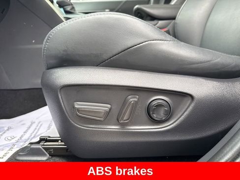 Certified 2024 Toyota Venza Nightshade image 24