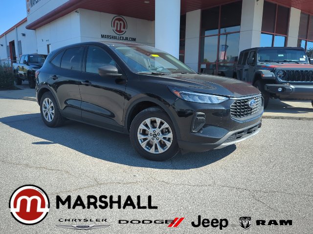 Used 2025 Ford Escape Active FWD image 1