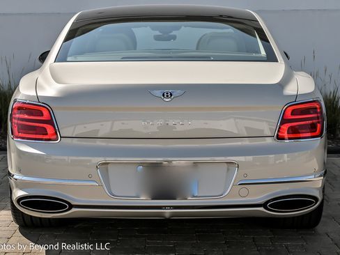 New 2026 Bentley Flying Spur Plug-In Hybrid image 11