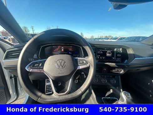 Used 2024 Volkswagen Jetta Sport image 15