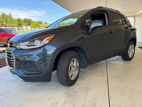 Used 2022 Chevrolet Trax LT w/ LT Convenience Package AWD/4WD image 6