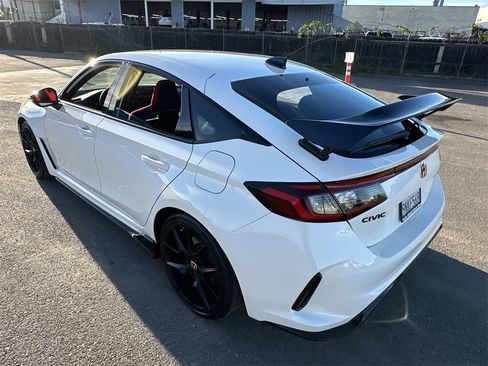 Certified 2025 Honda Civic Type R image 32