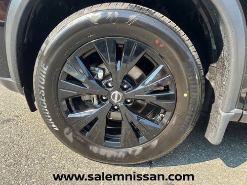 Used 2023 Nissan Rogue SV w/ SV Premium B Package AWD/4WD image 31