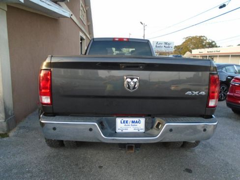 Used 2018 RAM 3500 Tradesman w/ Chrome Appearance Group AWD/4WD image 5