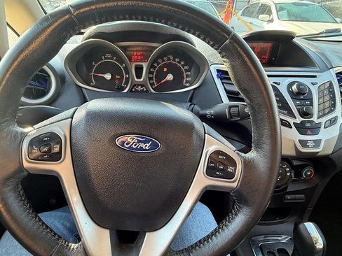Used 2013 Ford Fiesta SE image 26