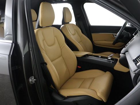 Used 2024 Volvo XC90 B6 Ultimate w/ Protection Package Premier AWD/4WD image 36