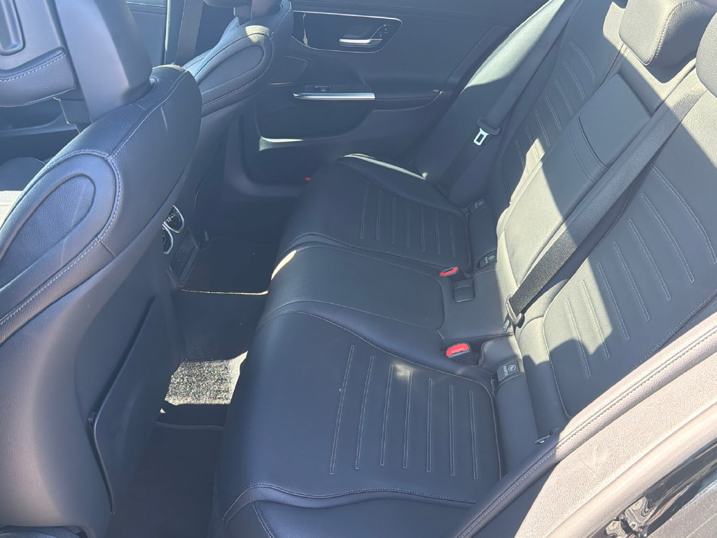 Used 2023 Mercedes-Benz C 300 Sedan image 5