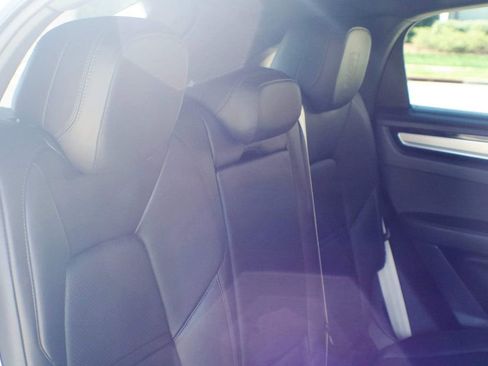 Used 2023 Porsche Cayenne Platinum Edition image 53