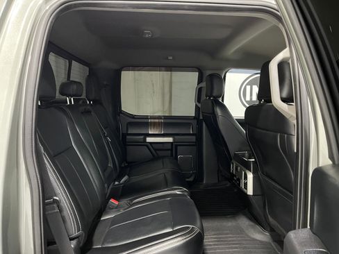 Used 2019 Ford F150 Lariat image 29