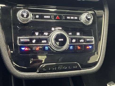Used 2021 Lincoln Corsair Reserve w/ Equipment Group 201A image 23