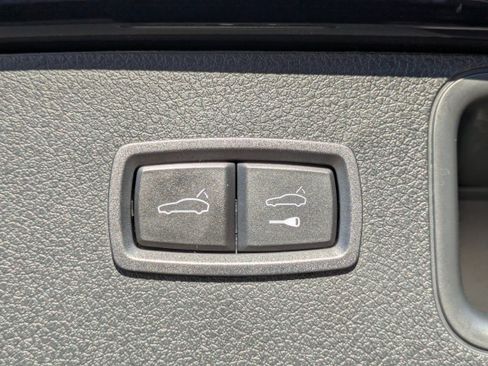 Used 2020 Porsche Macan image 14