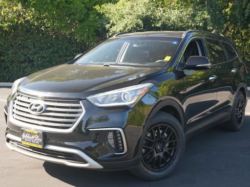 Used 2017 Hyundai Santa Fe Limited image 1