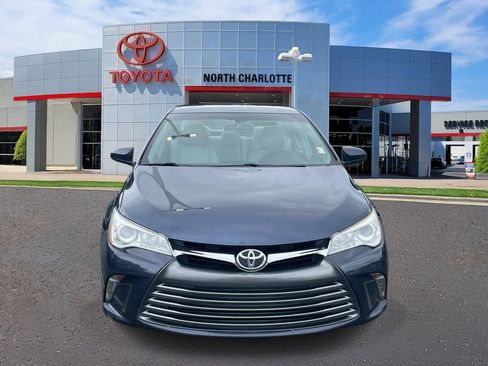 Used 2017 Toyota Camry XLE FWD image 2