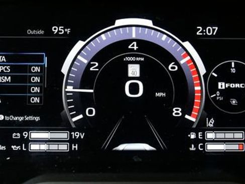 Used 2024 Toyota Tundra Limited AWD/4WD image 32