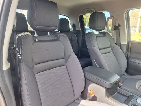 Used 2024 Nissan Frontier SV image 26