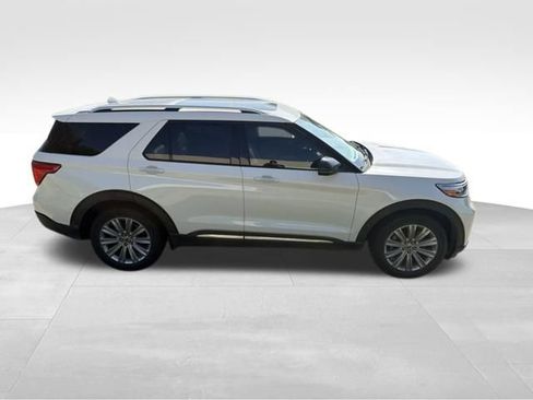 Used 2022 Ford Explorer Limited w/ Equipment Group 301A AWD/4WD image 2