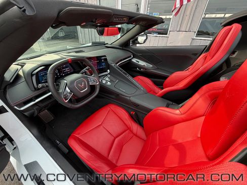 Used 2024 Chevrolet Corvette Stingray Convertible RWD image 32