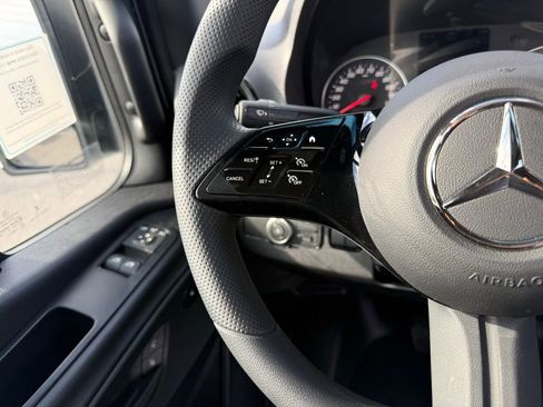 Used 2025 Mercedes-Benz Sprinter 2500 image 12