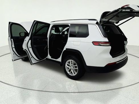 Used 2022 Jeep Grand Cherokee L Laredo w/ Luxury Tech Group I RWD image 28