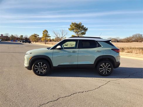 Used 2025 Chevrolet TrailBlazer ACTIV image 4