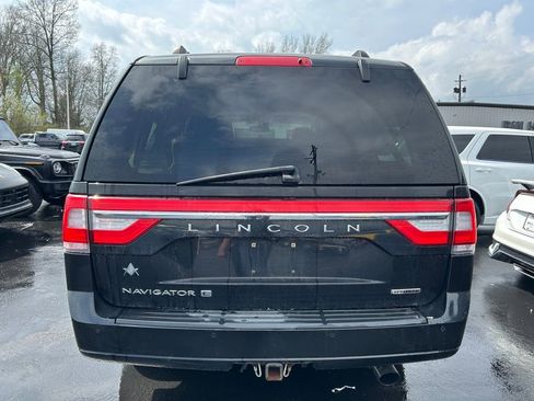 Used 2015 Lincoln Navigator L 4WD image 4