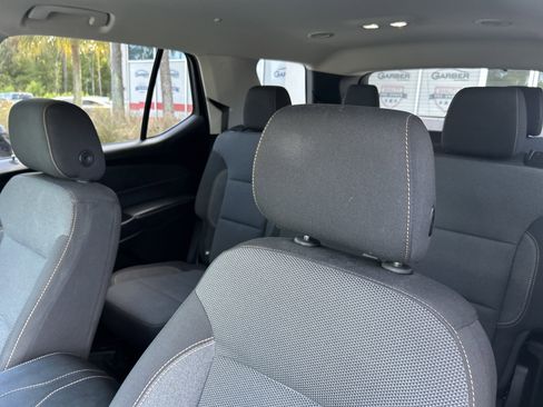 Used 2020 Chevrolet Traverse LT image 13