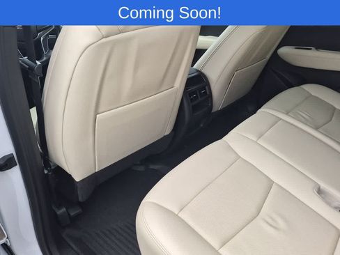 Used 2023 Cadillac XT5 Sportv w/ LPO, Floor Liner Package AWD/4WD image 18
