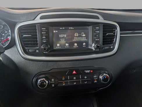 Used 2020 Kia Sorento AWD V6 image 38