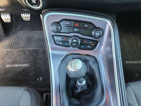 Used 2015 Dodge Challenger R/T w/ Quick Order Package 22B R/T RWD image 25