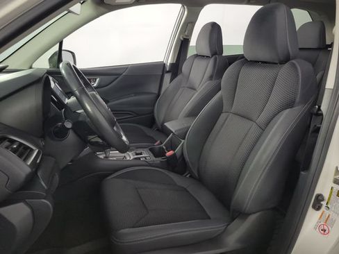Used 2019 Subaru Forester Premium AWD/4WD image 16