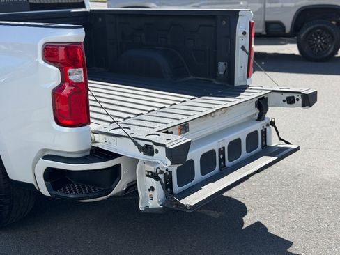 Used 2022 Chevrolet Silverado 1500 High Country w/ Safety Package II AWD/4WD image 26