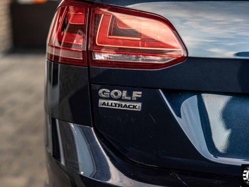 Used 2017 Volkswagen Golf Alltrack S image 15