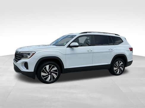Used 2024 Volkswagen Atlas SE FWD image 2