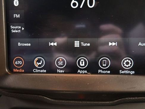 Used 2021 Jeep Renegade Latitude image 27