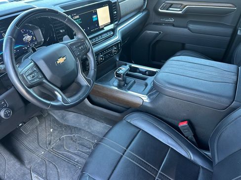 Used 2025 Chevrolet Silverado 1500 High Country AWD/4WD image 10