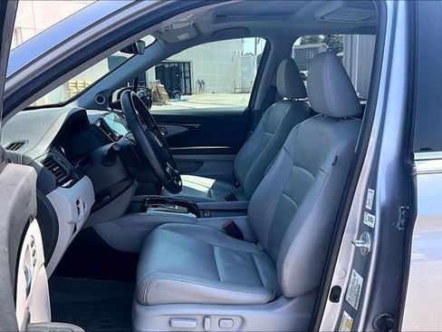 Used 2021 Honda Pilot Touring image 18