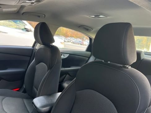 Used 2023 Kia Forte LXS w/ LXS Technology Package image 12