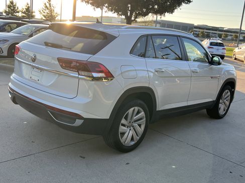 Used 2023 Volkswagen Atlas Cross Sport SE w/ Panoramic Sunroof Package image 10