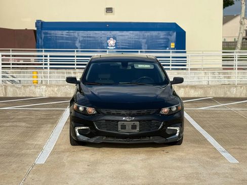 Used 2018 Chevrolet Malibu LT w/ Redline Edition FWD image 2