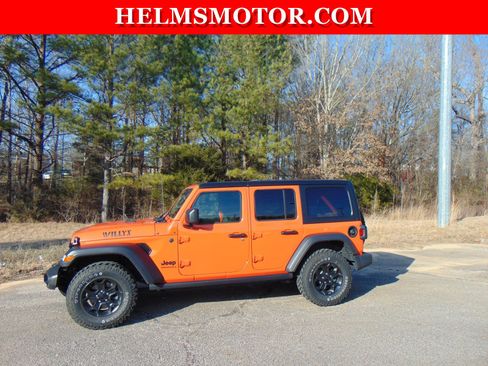 Used 2023 Jeep Wrangler Willys image 2