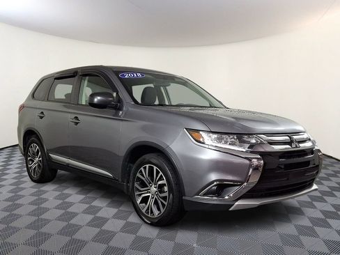 Used 2018 Mitsubishi Outlander ES AWD/4WD image 1