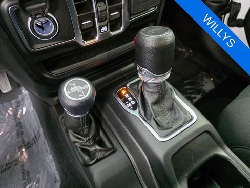 Used 2022 Jeep Gladiator Sport AWD/4WD image 23