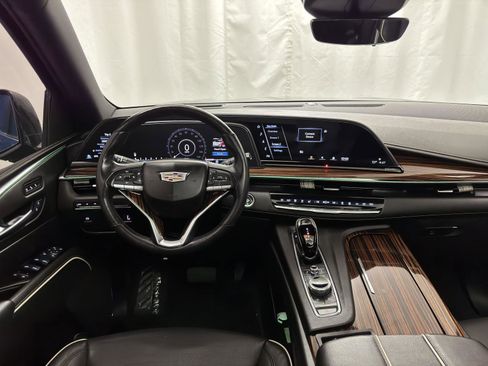 Used 2021 Cadillac Escalade Premium Luxury image 38
