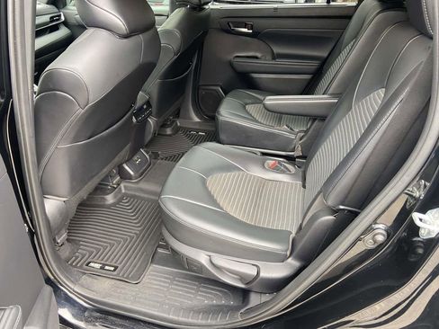 Used 2021 Toyota Highlander XSE image 23
