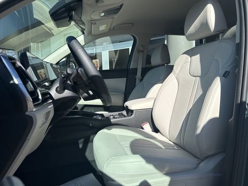 New 2026 Kia Sorento EX image 17